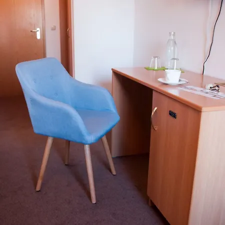 Hotel Angler Hof 2*