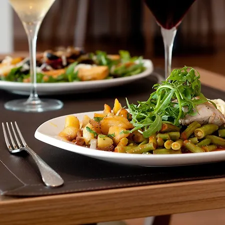 Angler Hof Hotell 2*