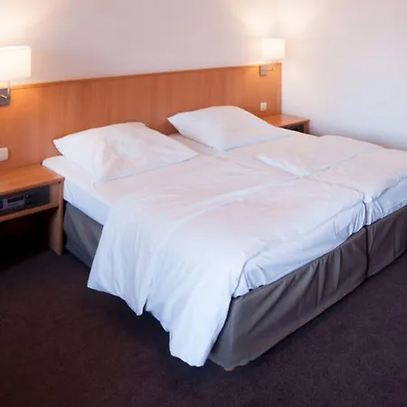 Hotel Angler Hof 2*