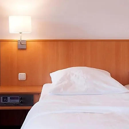 Hotel Angler Hof 2*