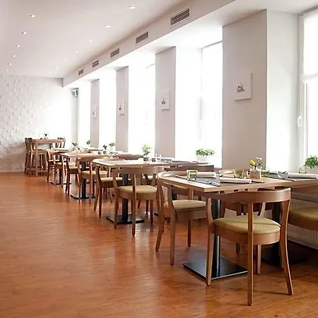 Hotel Angler Hof 2*