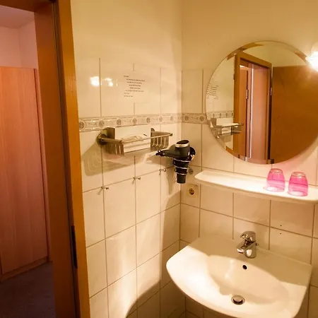 Angler Hof Hotell 2*